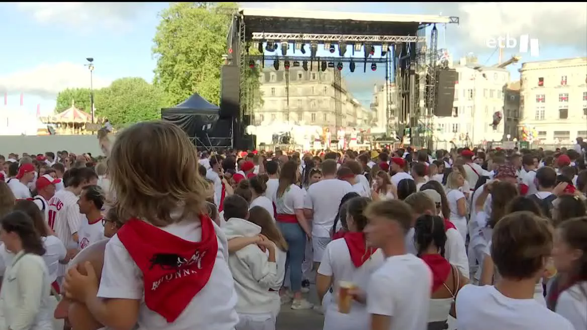 El alcalde reconoce la dificultad de acoger a más gente en las fiestas, y se investigan cuatro denuncias por agresión sexual