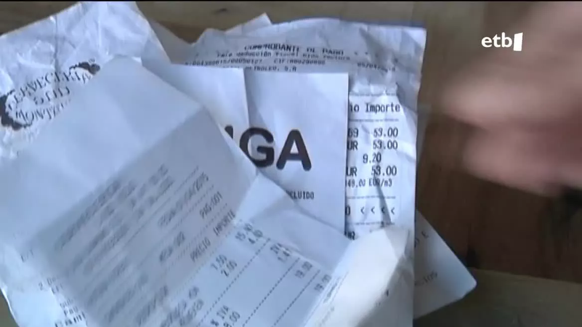 EAEn derrIgorrezkoa da tiketa ematea. 2022an Araban eta Gipuzkoan hasi ziren kontrola zorrozten, iruzur fiskala murrizteko, eta sektore batetik bestera zabaltzen joan zen Tiket Bai deritzoguna; Bizkaian 2024rako ezarrita egon beharko da.
