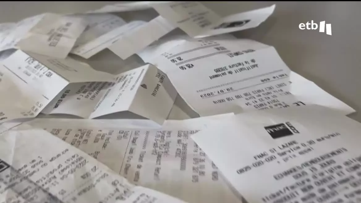 En la CAV es obligatorio dar el ticket. En 2022 se endureció el control en Álava y Gipuzkoa para minimizar el fraude fiscal. Fue extendiéndose sector a sector lo que se conoce como Ticket Bai. En Bizkaia deberá instaurarse para 2024.