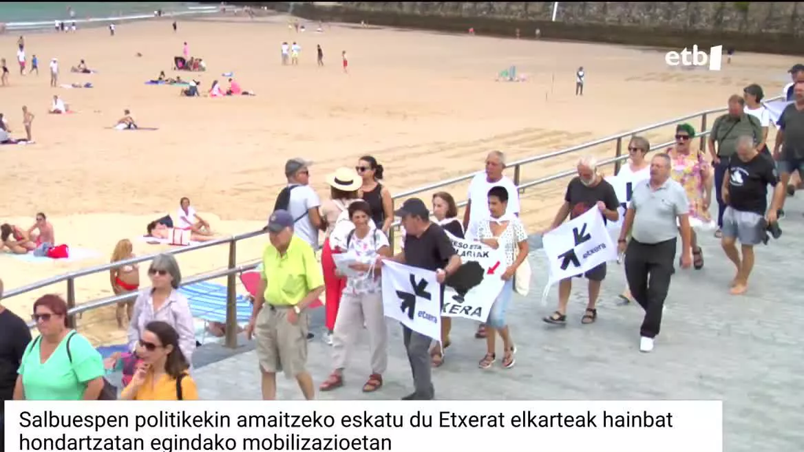 Elkarteak salatu du ETAko presoek oraindik ere arazoak dituztela zenbait kasutan etxeratzeko, eta, hori dela eta, espetxe-politika aldatzea eskatu dute.