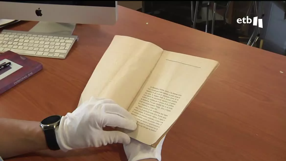 Hace 150 años, la Diputacion de Navarra propuso crear una universidad vasco-navarra a las diputaciones de Bizkaia, Alava y Gipuzkoa. El documento original que se hallaba en manos de un coleccionista particular acaba de ser hallado por una editorial.