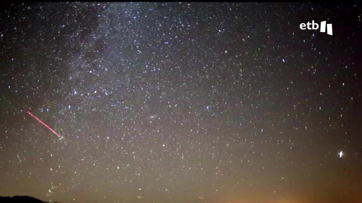El pico de mayor actividad será en las siguientes tres noches. Este año las condiciones son buenas, ya que la luz de la luna no dificultará su visión. No obstante, las nubes si que lo pueden impedir.
