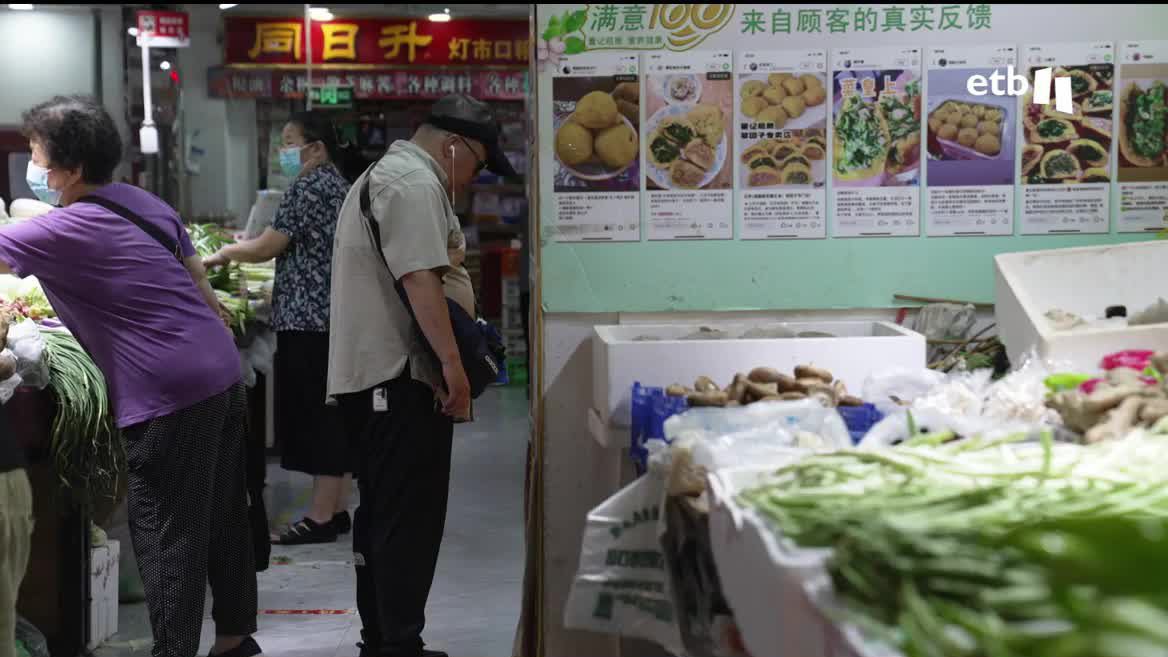 Mientras el mundo intenta contrarrestar la subida de precios, en China está pasando lo contrario: los precios han caído en julio. Lo que todo esto podría suponer ha despertado preocupación a nivel mundial.