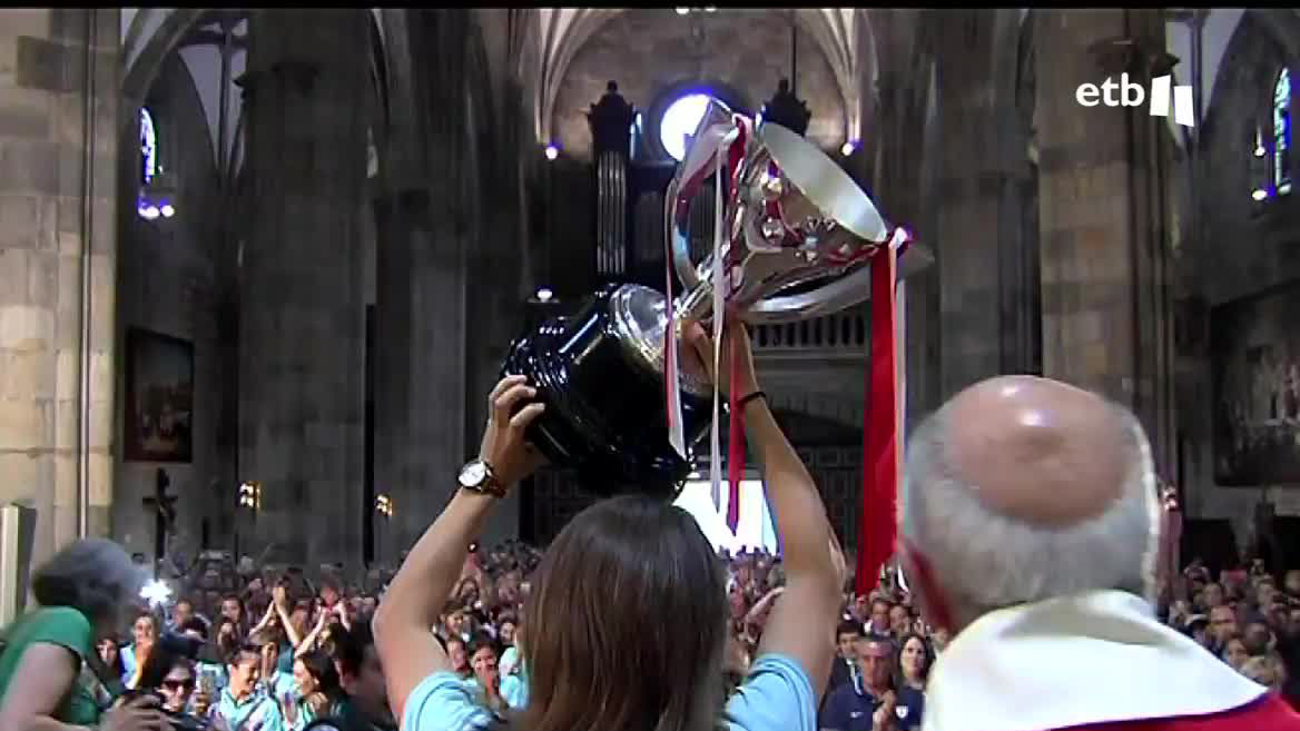Ver a los jugadores del Athletic rezar antes del partido ha generado sorpresa entre los aficionados. Según los expertos, no es nada inusual, aunque los teólogos recalcan que, más que por motivos religiosos, se hace por tradición.