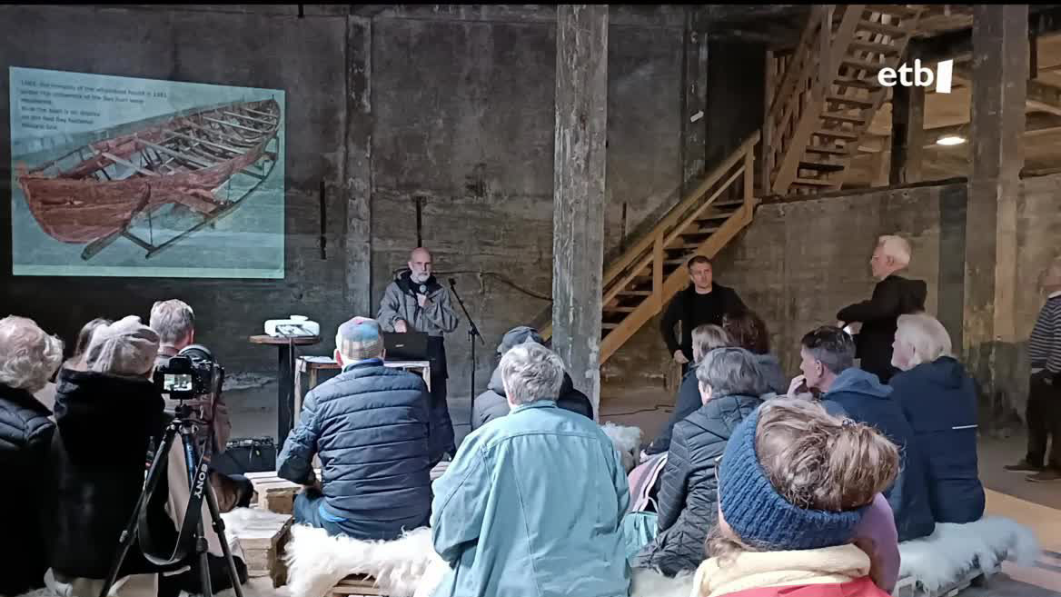 La pesca de ballenas unió a los dos pueblos hace mucho tiempo, aunque la relación no siempre ha sido buena. Surgieron tensiones en el siglo  XVII y hasta 2015 los islandeses podían, legalmente, atacar a los vascos. Ahora, superados los rencores, se unen para construir juntos Baskasetur.
