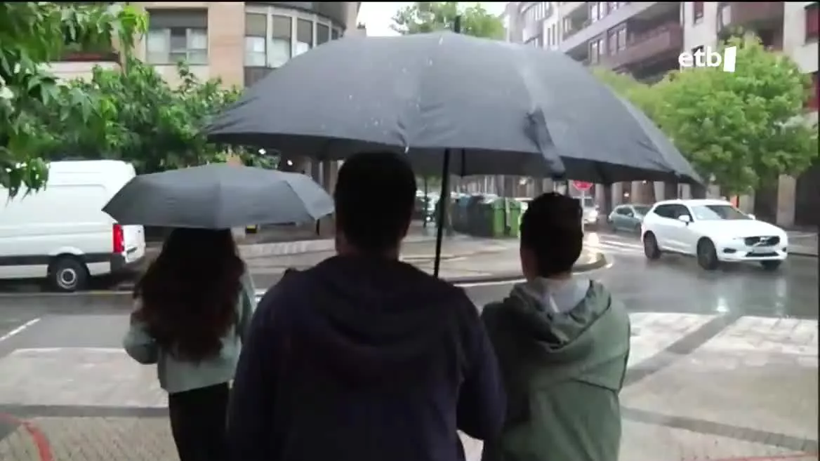 Abuztuak 28 ditu gaur, astelehena; eguraldi kaxkarra eta, hori gutxi ez, eta oporren osteko lehen laneguna da askorentzat. Ez da konbinaziorik egokiena ahoan irribarrea izateko.