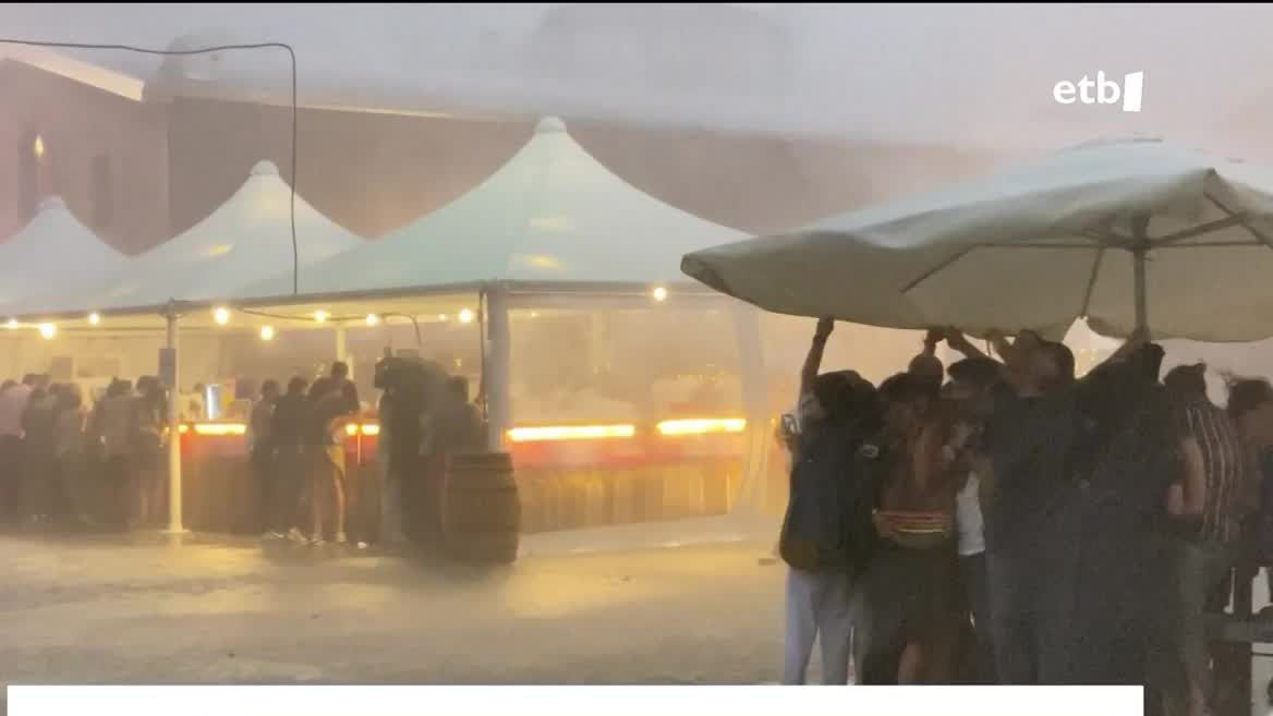 Denboraleak bi hildako utzi ditu Pirineoetan. Gainera, Valentzian tornado txikiak sortu dira itsasoan, eta Logroñon musika jaialdi bat bertan behera utzi behar izan dute euri jasengatik.