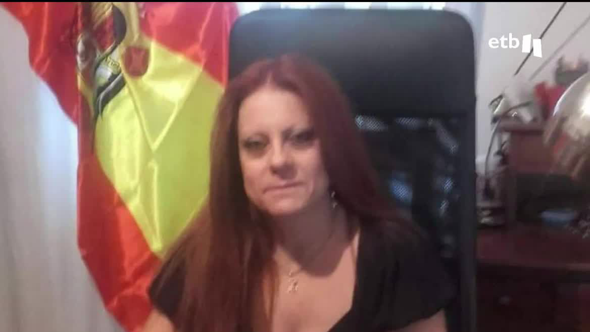 Esperanza Pastor se ha mostrado junto a una bandera franquista en sus redes sociales. Ha sido designada por el Gobierno que conforman PP y Vox, y la oposición (formada por PSOE y Sumar) pide su dimisión y explicaciones del presidente Jorge Azcón.