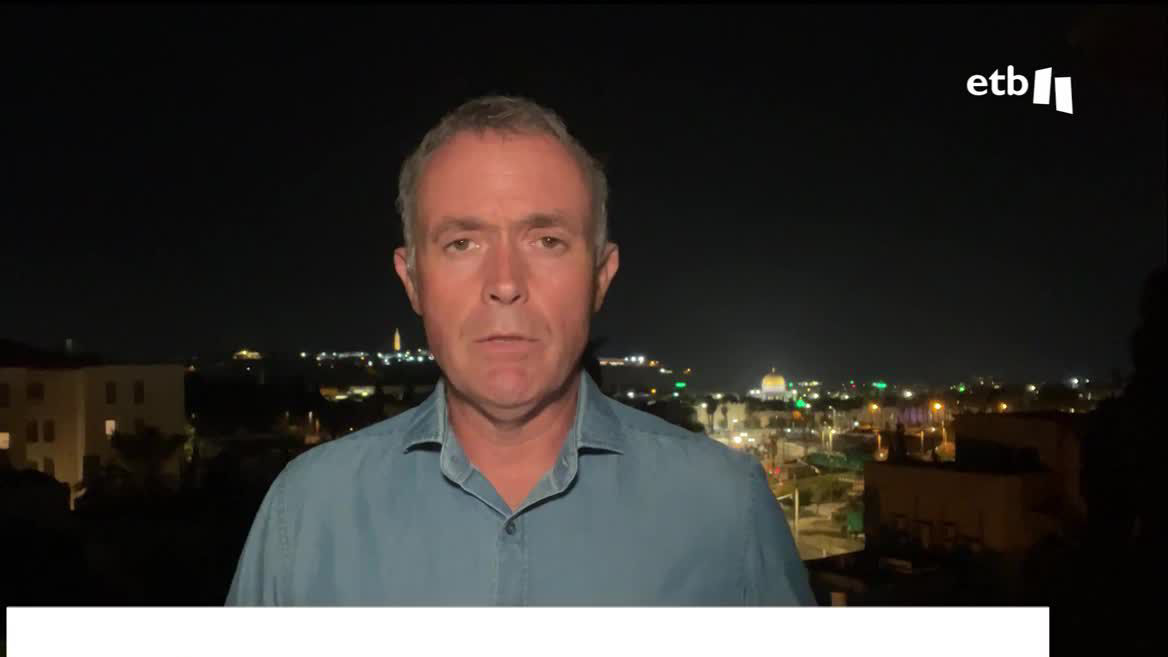 El corresponsal de EITB en Jerusalén recuerda que el ultimátum de Israel para que la población gazatí abandone el norte de la Franja no ha estado acompañado de un alto el fuego. El Ejército de Israel ha realizado las primeras incursiones en la Franja de Gaza.