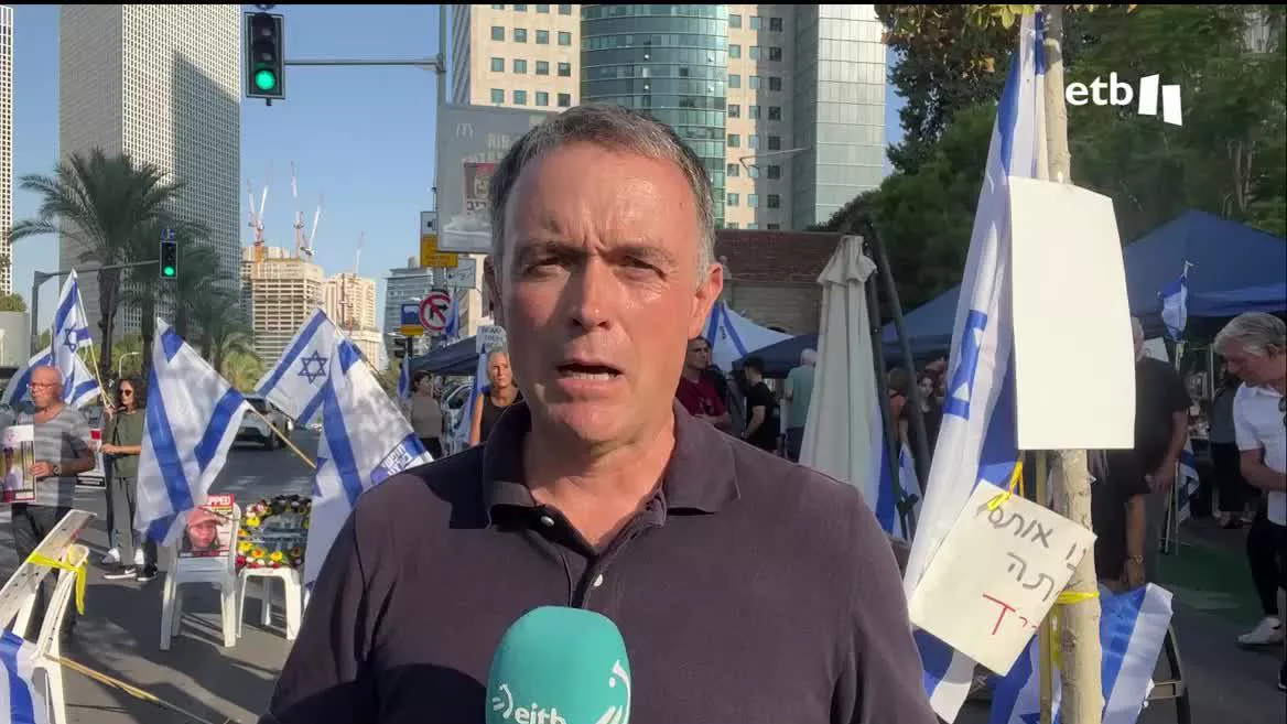 Temen por la vida de los secuestrados, y culpan al primer ministro Benjamin Netanyahu de la situación. Exigen responsabilidades al Gobierno, y saben que la liberación va a ser más complicada si hay una invasión terrestre.