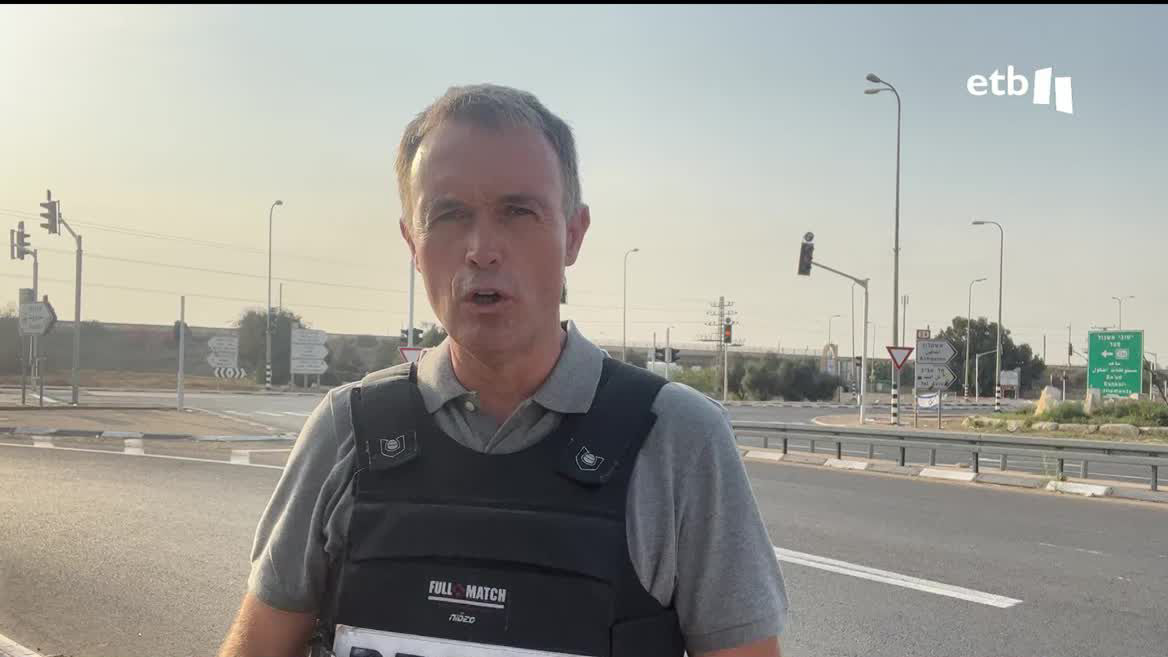 Israel insta a la población palestina a abandonar la zona norte y corta cualquier tipo de comunicación. Durante la pasada noche se han producido en el norte de la Franja los combates más duros de los últimos días.
