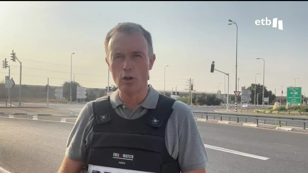 Israel insta a la población palestina a abandonar la zona norte y corta cualquier tipo de comunicación. Durante la pasada noche se han producido en el norte de la Franja los combates más duros de los últimos días.