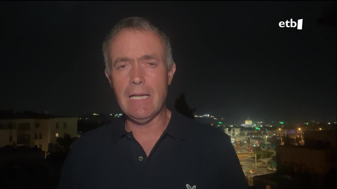 Israelgo tropak Gaza barruan daude eta komunikazioak guztiz moztuta daude. Honek izugarrizko oztopoa suposatzen du bai giza-laguntza banatzeko baita kazetariek euren lana egin ahal izateko.