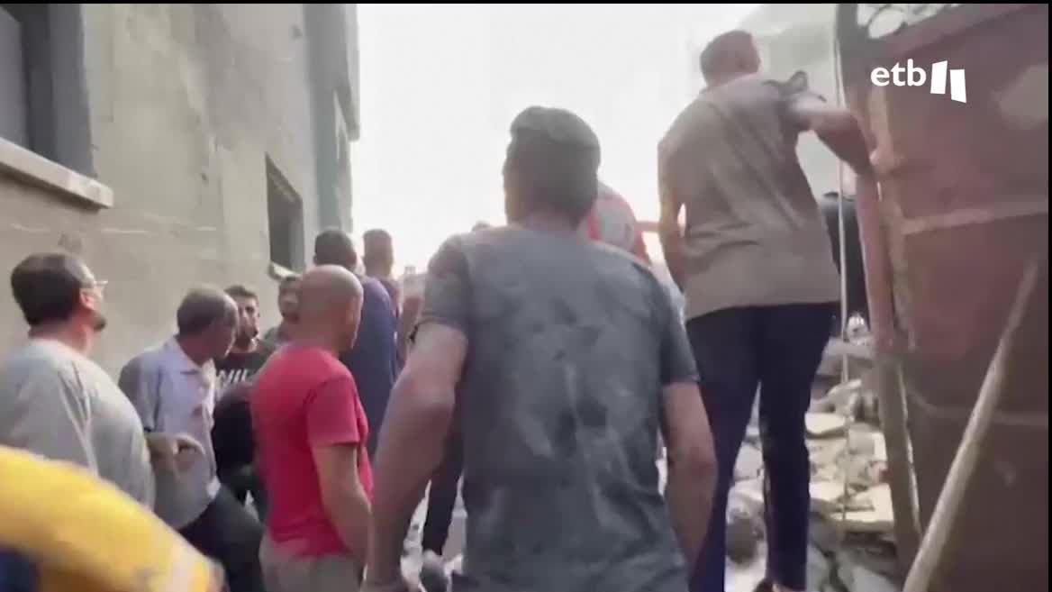Este paso únicamente lo han abierto para dejar pasar ayuda humanitaria, a cuentagotas, pero nunca para que salga ningún gazatí de territorio palestino. Además, Hamás ha anunciado que liberará a los rehenes extranjeros, aunque no ha dado detalles.