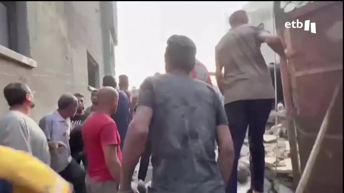 Este paso únicamente lo han abierto para dejar pasar ayuda humanitaria, a cuentagotas, pero nunca para que salga ningún gazatí de territorio palestino. Además, Hamás ha anunciado que liberará a los rehenes extranjeros, aunque no ha dado detalles.