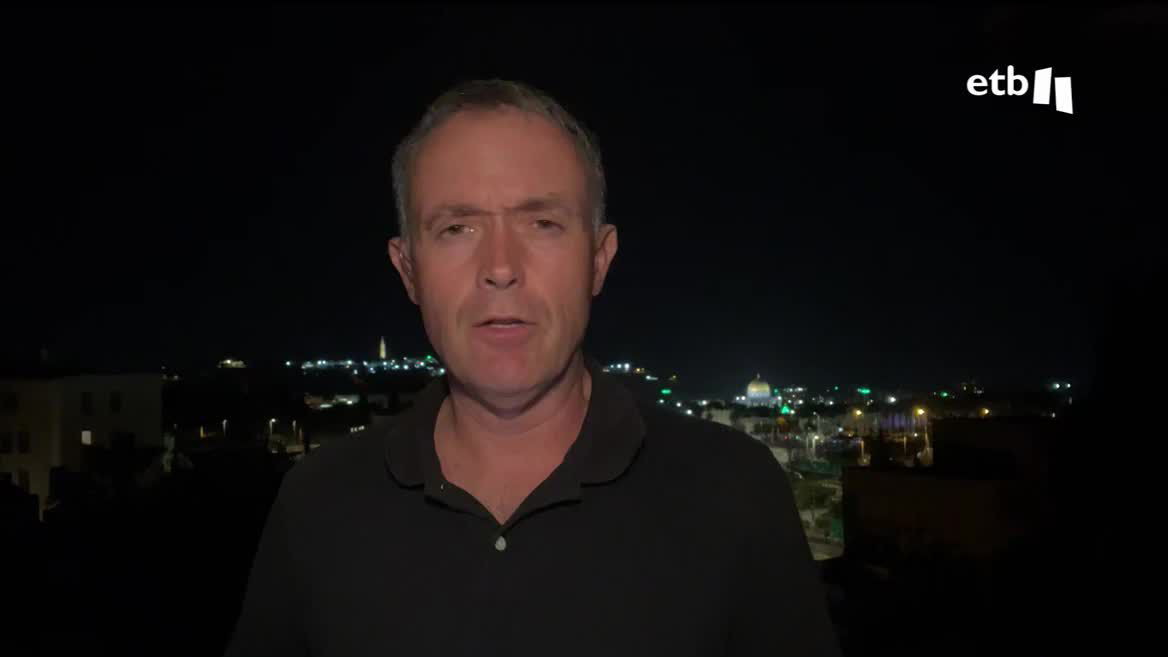 31 periodistas han sido asesinados por Israel en Gaza, entre ellos cuatro periodistas de la cadena pública Palestina TV, con cuyos compañeros ha estado Mikel Ayestaran.  Ahora mismo hay 2000 periodistas acreditados por Israel pero tienen prohibido entrar a Gaza.