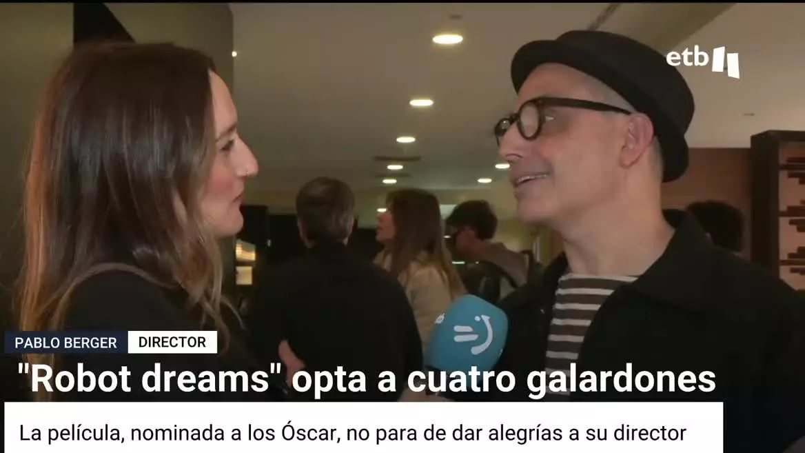 La película "Robot dreams" opta a cuatro galardones en los Premios Goya y, además, está nominada a los Óscar. Su director, el bilbaíno Pablo Berger está encantado: "Me siento como si fuese a la gran boda del cine español", ha manifestado nada más llegar a Valladolid.