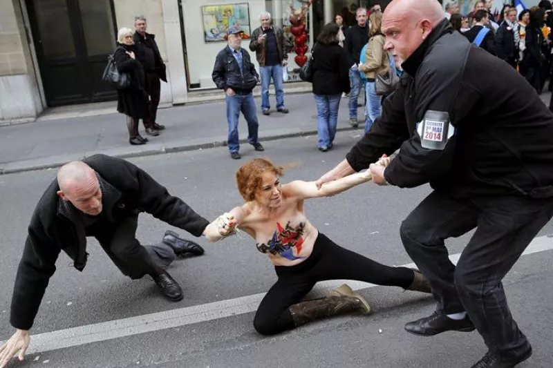 Disturbios en las calles de París. Foto: EFE