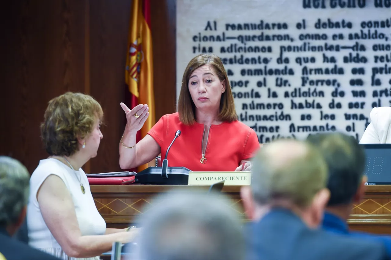 La expresidenta de las Islas Baleares y actual presidenta del Congreso, Francina Armengol, comparece ante la Comisión de Investigación por el ‘caso Koldo’, en el Senado,a 8 de julio de 2025, en Madrid (España). Armengol ha sido citada por el Partido Popular por sus versiones sobre el encuentro con el presunto conseguidor de la trama Koldo, Víctor de Aldama, ya que fuentes del entorno de la expresidenta balear confirmaron que la expresidenta balear mantuvo un encuentro con Aldama, aunque lo situaron en el marco de una reunión con Globalia.



Gustavo Valiente / Europa Press

08/7/2025