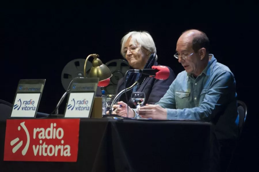 Presentadores de la Gala Radio Teatro, Jeni Prieto y Pedro Espinosa