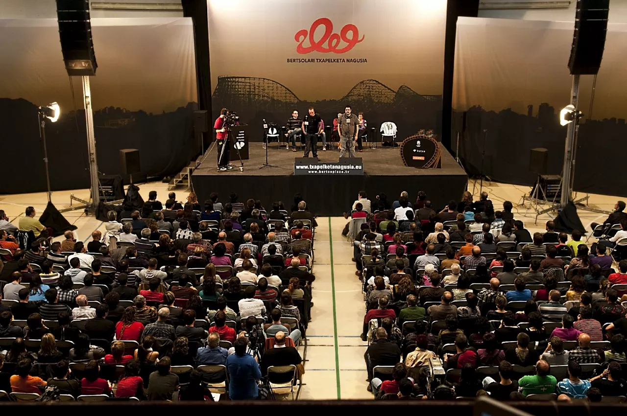 Campeonato de Bertsolarismo de Euskal Herria. Foto: Galder Izagirre (Xenpelar dokumentazio zentroa)
