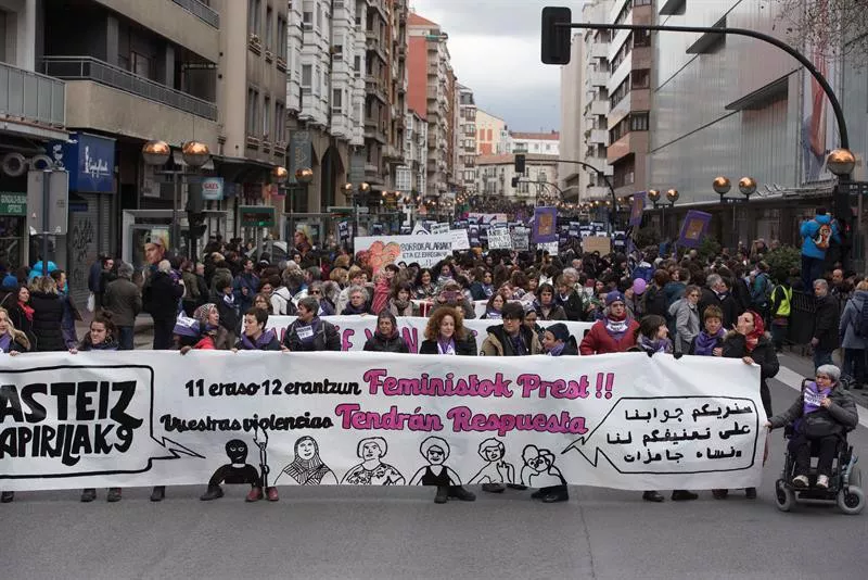 Eraso matxisten manifestazio bat, Gasteizen. EFE