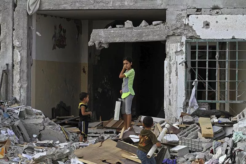 Gaza neska etxea bonbardatuta. Argazkia: EFE.