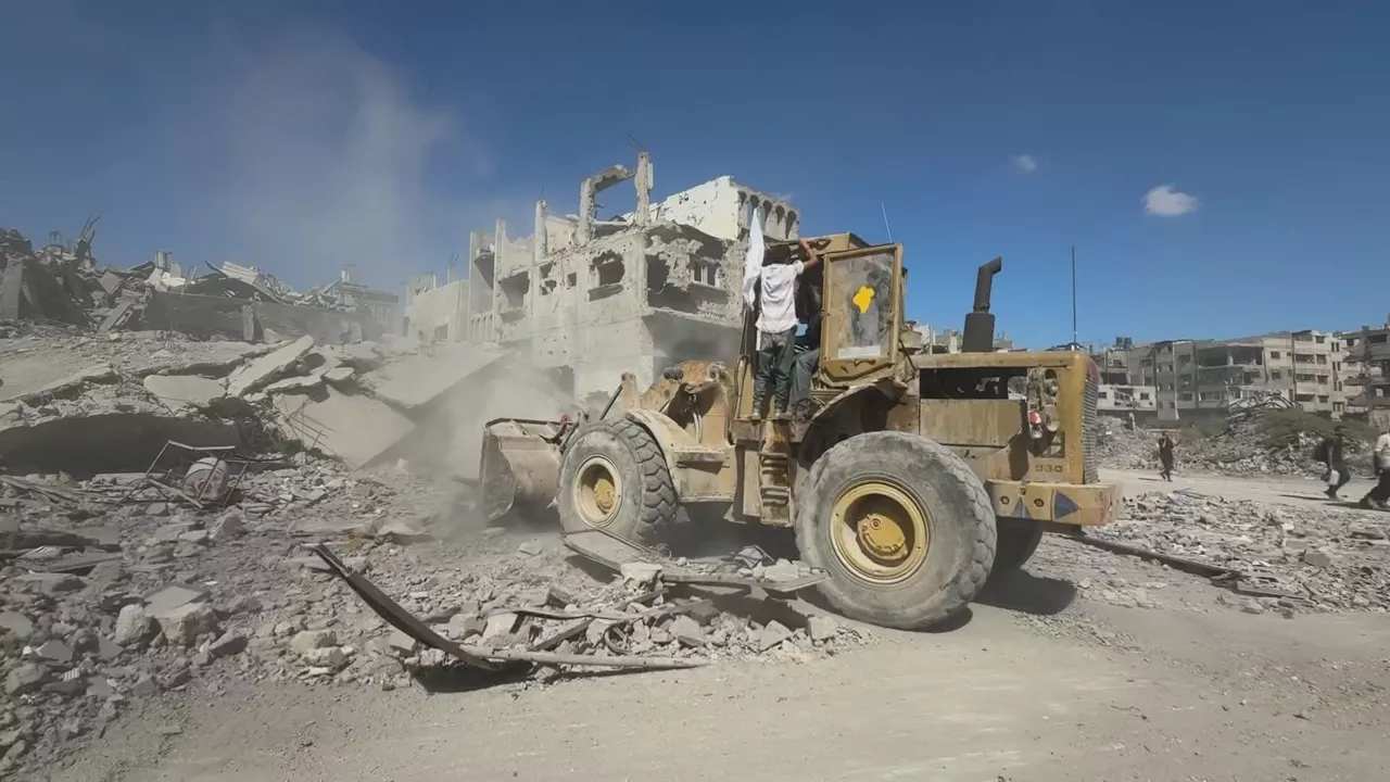 Retirada de escombros en Gaza