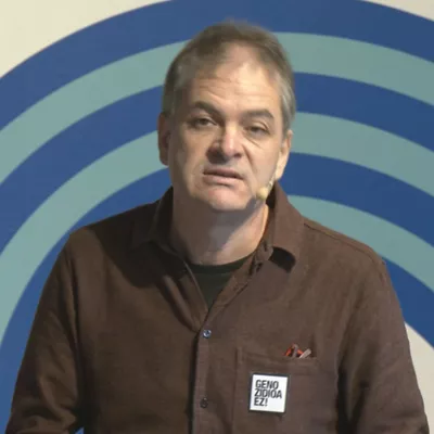 Beñat Gaztelurrutia Durangoko Azokaren 60. edizioaren egitarauaren aurkezpenean. 