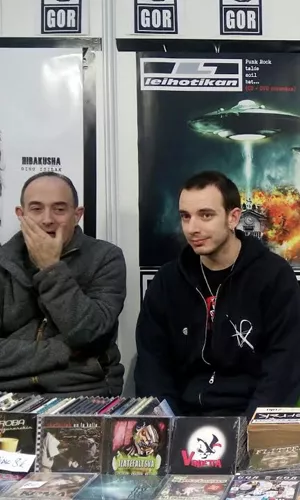 Gor diskoetxearen stand-a. Durangoko Azoka.