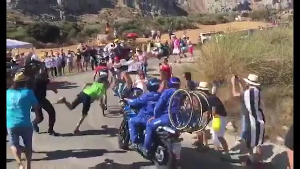 guardia-civil-empujon-vuelta_