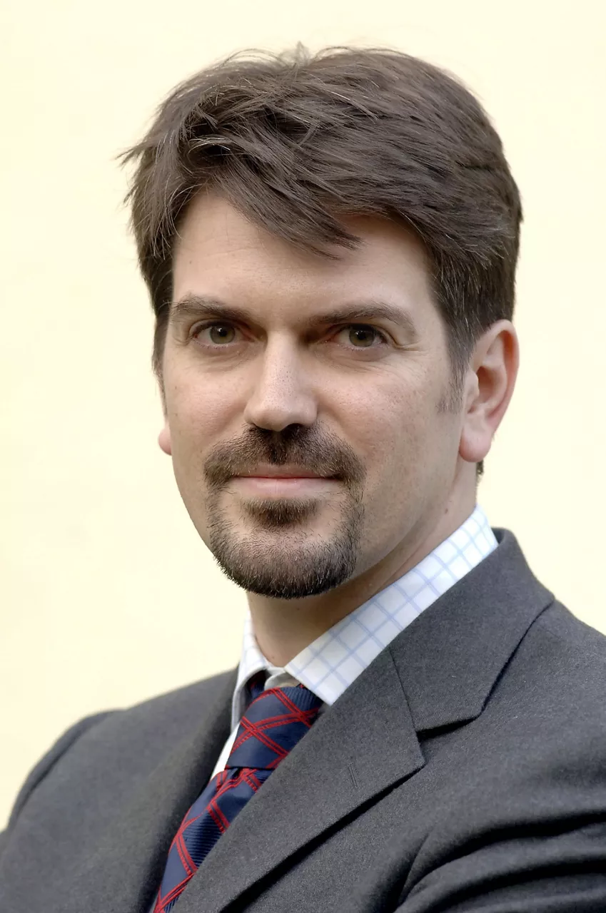 Guillermo de Haro Ligonomics