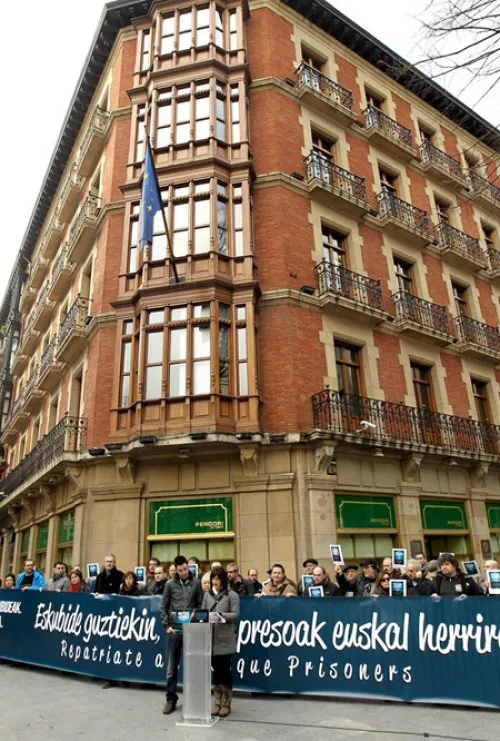 Imagen de archivo de una concentración convocada por Herrira. Foto: EITB