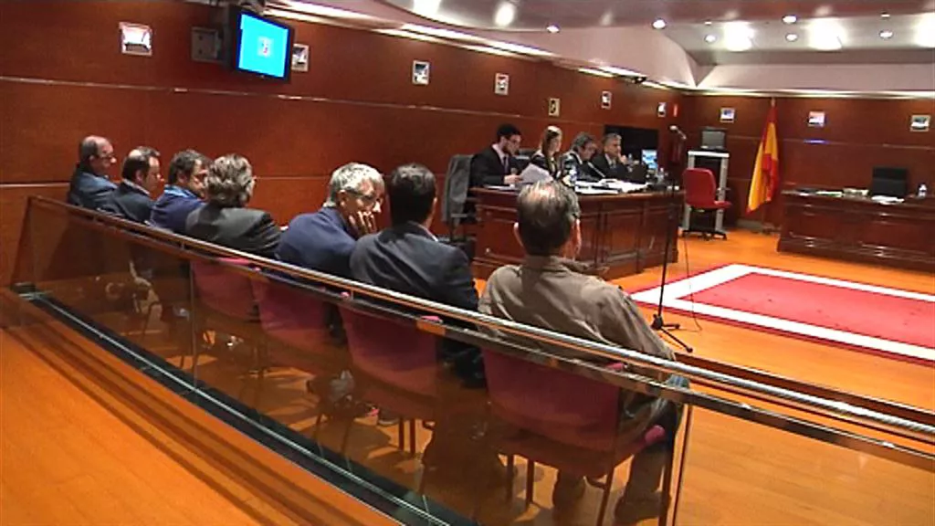 Los administradores de Afypaida sentados en el banquillo. Imagen de archivo: EiTB