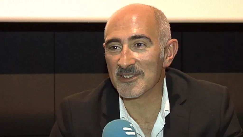 El cineasta y el productor bilbaíno, Javier Ibarretxe. Foto: EiTB