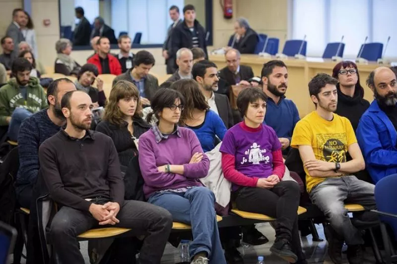 Akusatuak, epaiketaren egunean. Irudia: EFE