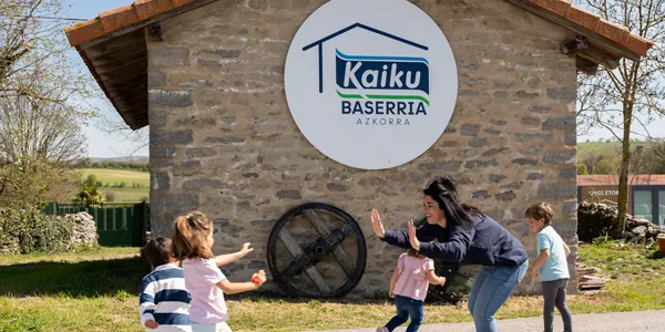 Kaiku Baserria familientzako txokoa