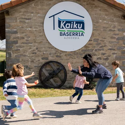 Kaiku Baserria familientzako txokoa