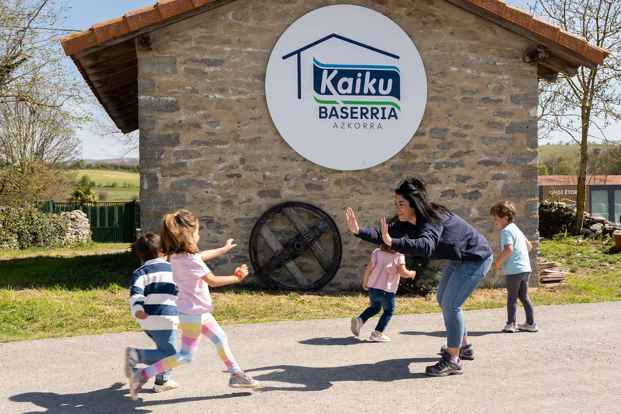Kaiku Baserria familientzako txokoa