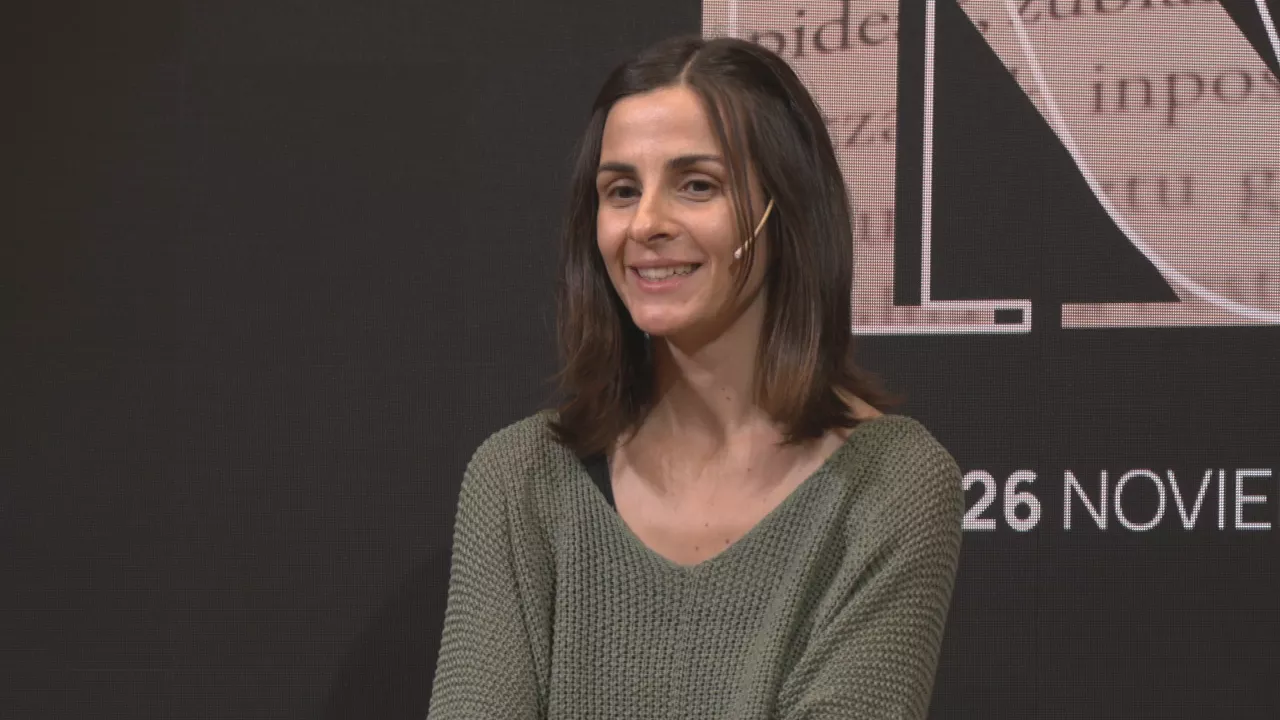 Karmele Mitxelena idazlea, Euskadi literatura sariaren irabazlea Haur eta Gazte Literatura modalitatean. 