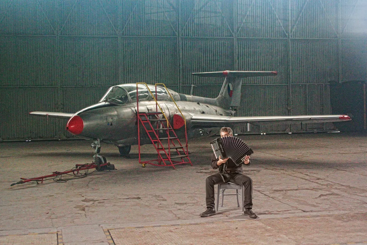 Kepa Junkerak “Txapeldun” ikuskizuna aurkeztuko du Eneko Balerdi dantzariarekin batera