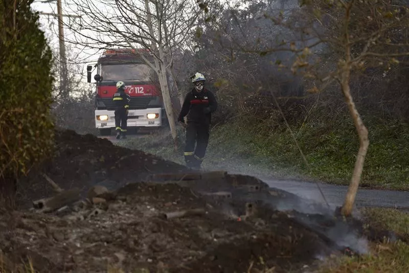 Incendio en las proximidades del cabo Matxitxako (Bermeo). Foto: EFE