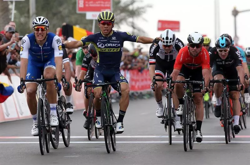 Marcel Kittel, ezkerreko aldean. Argazkia: Efe.