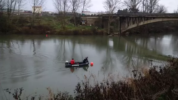 Desagertutako pertsona bilatzen. Argazkia: SOS Deiak