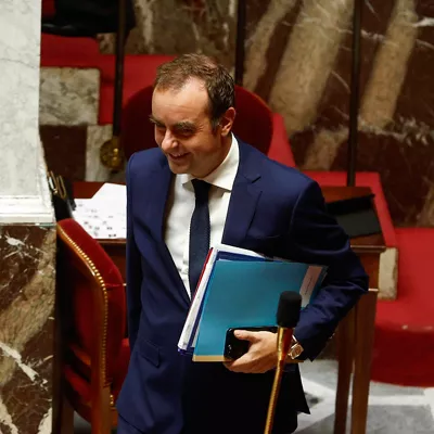 Paris (France), 16/10/2025.- French Prime Minister Sebastien Lecornu arrives at the French National Assembly prior to a no-confidence vote against his government in Paris, France, 16 October 2025. (Francia) EFE/EPA/YOAN VALAT
