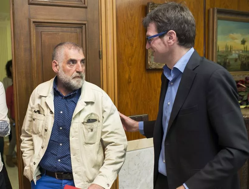 Peio Lopez de Munain (PSE) Gorka Urtaran (PNV) Gasteiz Vitoria. EFE