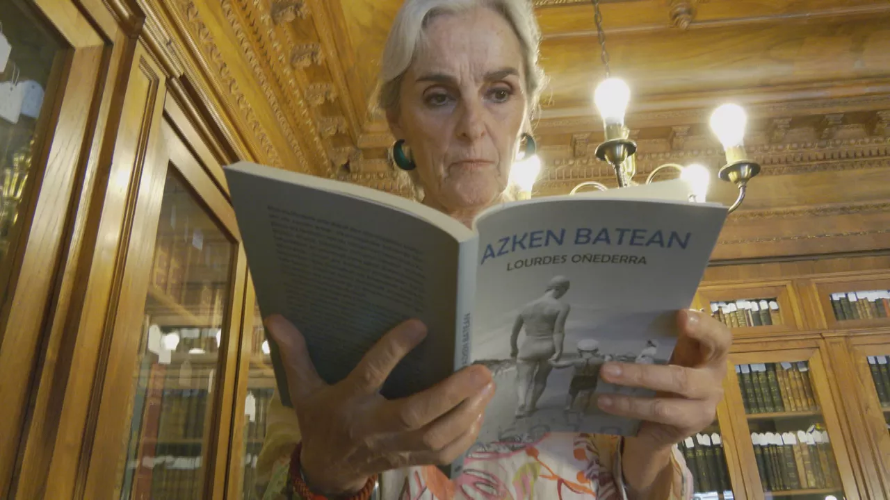 Lourdes Oñederraren "Azken batean" nobelaren aurkezpena