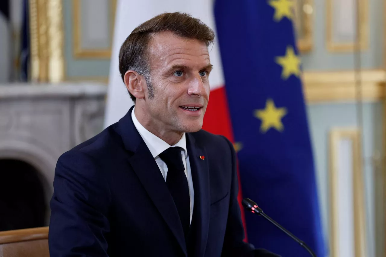 PARIS (France), 15/09/2025.- French President Emmanuel Macron attends a video conference on the situation in the Middle East with several European and Arab partners, at the Elysee Palace in Paris, France, 15 September 2025, ahead of the U.N. General Assembly during which France and Saudi Arabia will host a meeting of heads of state and government on a two-state solution between Israel and the Palestinians. (Francia, Arabia Saudita) EFE/EPA/Benoit Tessier / POOL MAXPPP OUT
