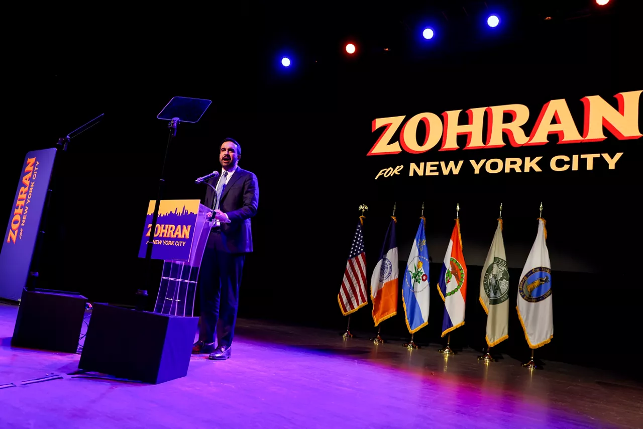 NEW YORK (United States), 05/11/2025.- Mayor-elect of New York City Zohran Mamdani speaks during an election night party hosted by the Democratic nominee in the Brooklyn borough of New York, USA, 4 November 2025. Mamdani has defeated Andrew Cuomo to win the New York mayoral election. (Nueva York) EFE/EPA/SARAH YENESEL
