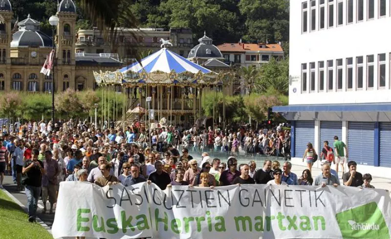 Manifestación realizada por EH Bildu durante la Aste Nagusia de Donostia. Foto: Efe